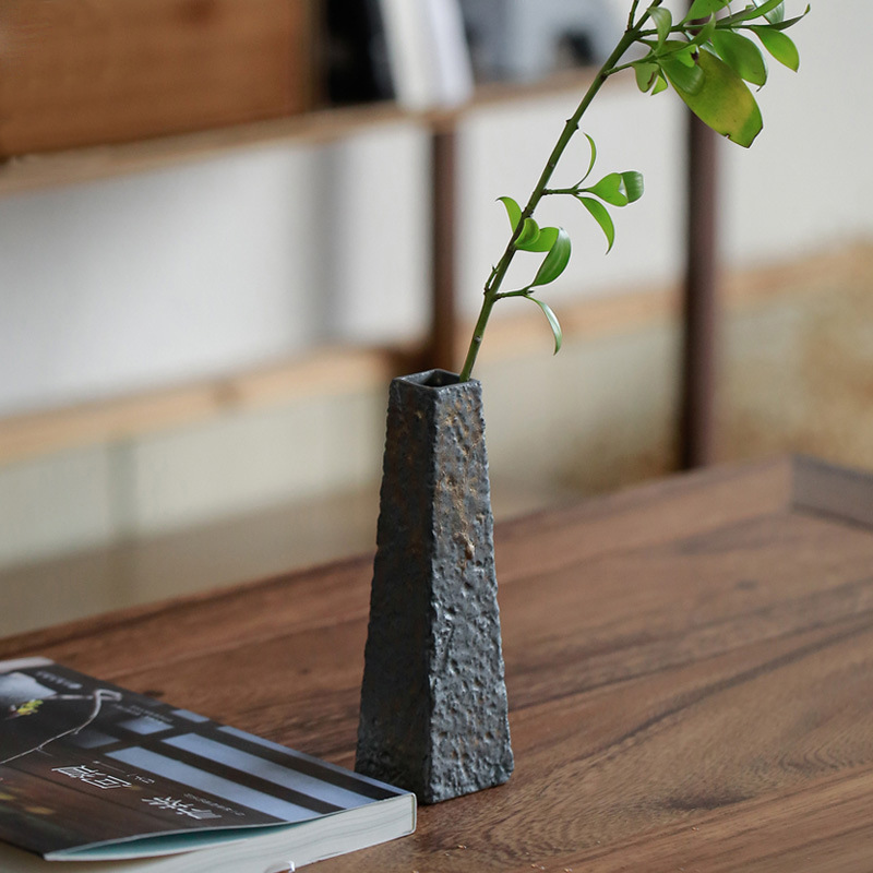 Абстрактные керамические вазы  – обзор и цена Ikebana Vase Kenzan