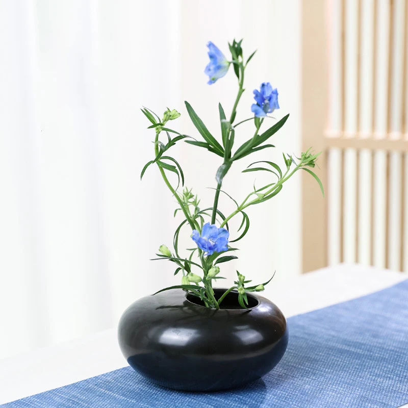 Японская лягушка, керамическая – обзор и цена Ikebana Vase Kenzan